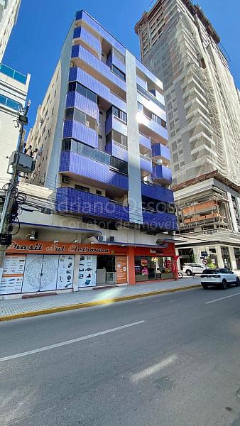 Temporada em Meia Praia - Residencial Av. Itapema - Rua 240, n� 149 - Itapema/SC 1