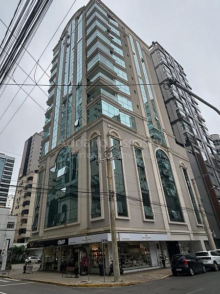 Temporada em Meia Praia - Vernon Classic Residence - Rua 244, n� 276 - Itapema/SC 1