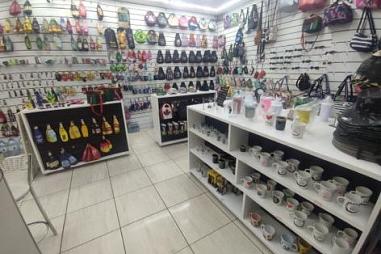 Loja de Conveniência, Presentes e Lembranças.