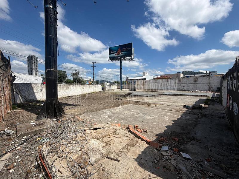 Importante Área Comercial - Marginal Leste - Centro - Balneário Camboriú. — foto 9