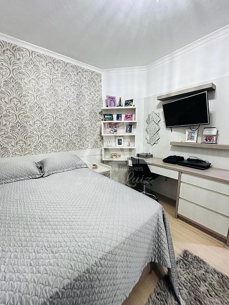 Sobrado no Jo�o Costa | Porteira Fechada | 300m� 29