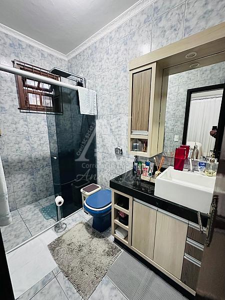 Sobrado no Jo�o Costa | Porteira Fechada | 300m� 38