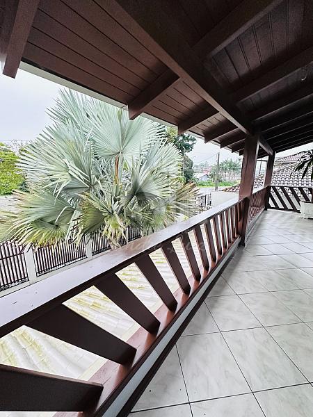 Sobrado no Jo�o Costa | Porteira Fechada | 300m� 49