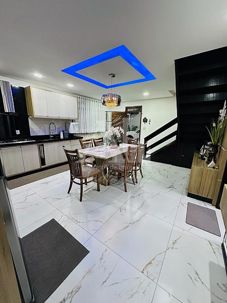 Sobrado no Jo�o Costa | Porteira Fechada | 300m� 21
