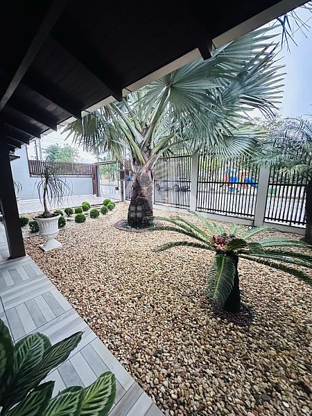 Sobrado no Jo�o Costa | Porteira Fechada | 300m� 55