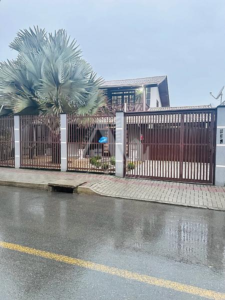 Sobrado no Jo�o Costa | Porteira Fechada | 300m� 63