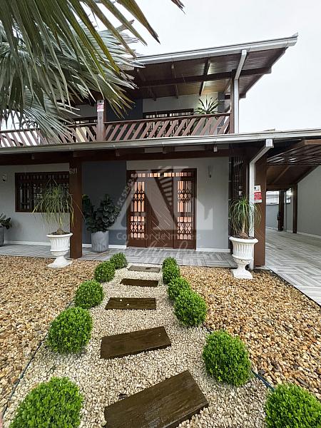 Sobrado no Jo�o Costa | Porteira Fechada | 300m� 2
