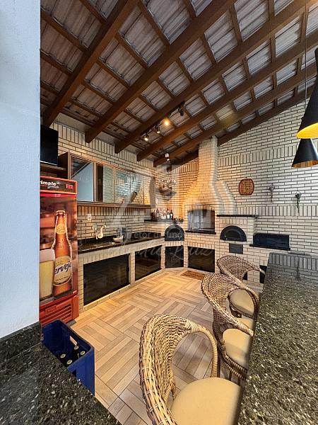 Sobrado no Jo�o Costa | Porteira Fechada | 300m� 4