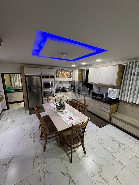 Sobrado no Jo�o Costa | Porteira Fechada | 300m� 19