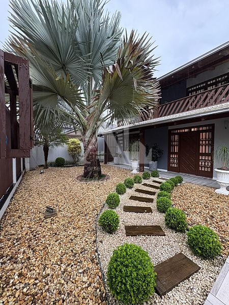 Sobrado no Jo�o Costa | Porteira Fechada | 300m� 52