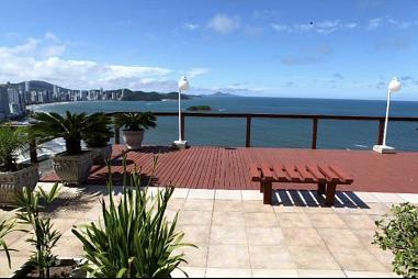 Frente mar -3 suites e 2 vagas de garagem