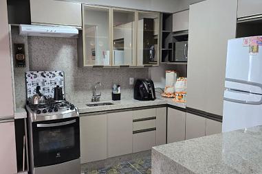 Frente mar/lateral com 2 suites