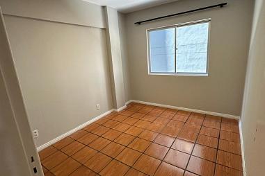 Um dormitório com garagem privativa!