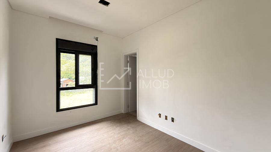 CASA EM CONDOM�NIO | 3 SU�TES | JARDIM ALGRAVE 13