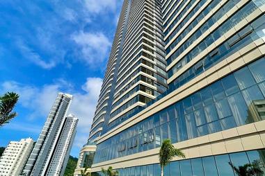 Apartamento à venda na Barra Sul no Edifício Yachthouse em Balneário Camboriú