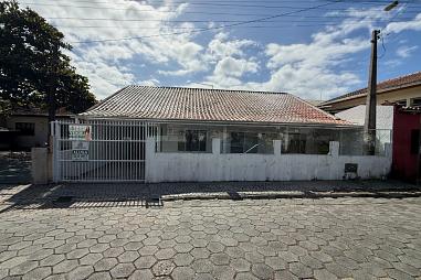 Casa com 3 quartos para alugar, 130m², 2 banheiros, 2 garagens - Enseada - São Francisco do Sul