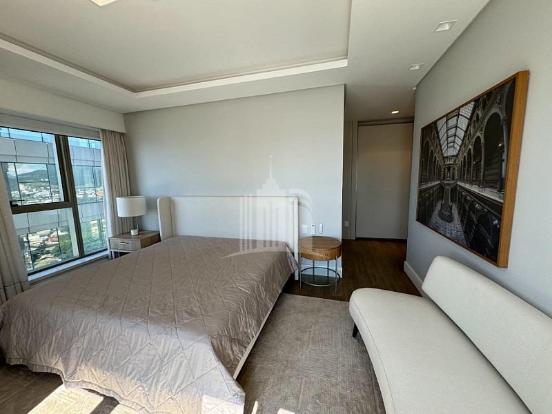 Apartamento com 4 suítes e 3 vagas de garagem no Centro em Balneário Camboriú — foto 11