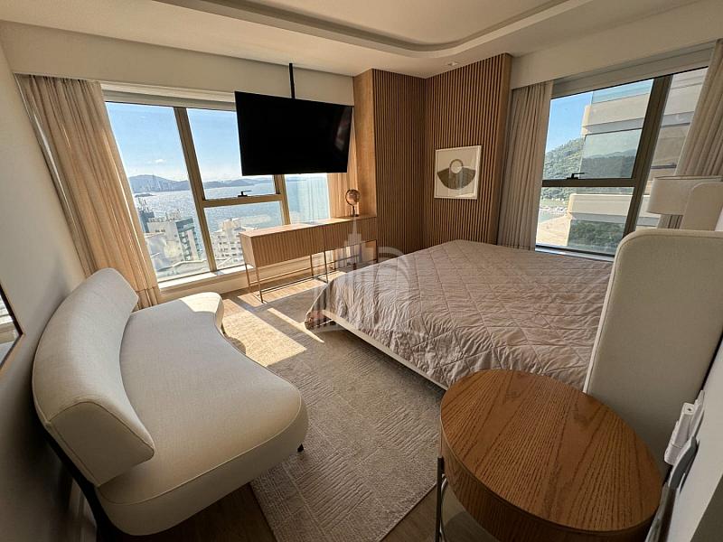 Apartamento com 4 suítes e 3 vagas de garagem no Centro em Balneário Camboriú — foto 7