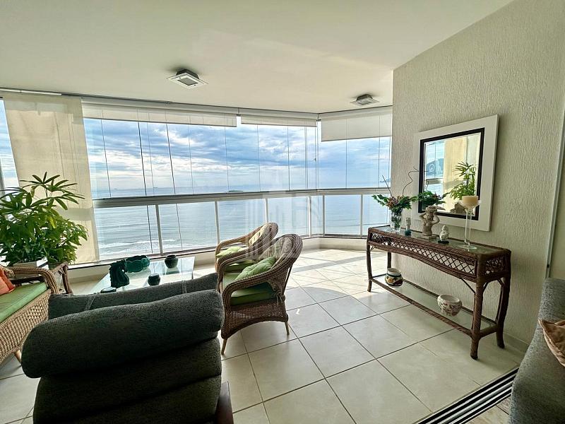 Apartamento frente mar com 3 dormitórios sendo 1 suíte e 1 vaga no Centro de Balneário Camboriú — foto 2