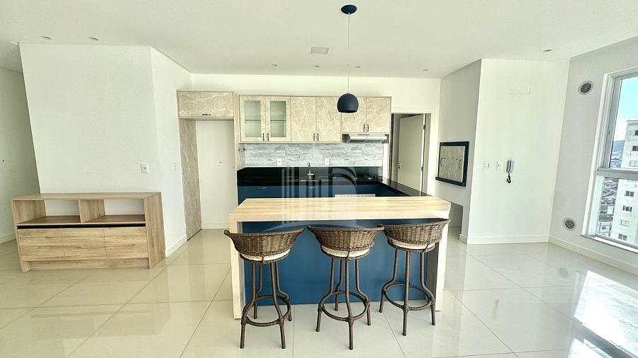 Apartamento Alto Padrão Semi mobiliado para Locação Anual — foto 4