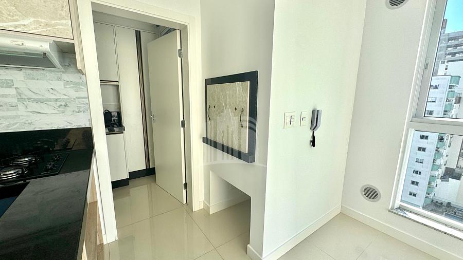 Apartamento Alto Padrão Semi mobiliado para Locação Anual — foto 7