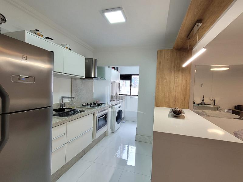 Apartamento Completamente Reformado, 3 dormitórios — foto 6