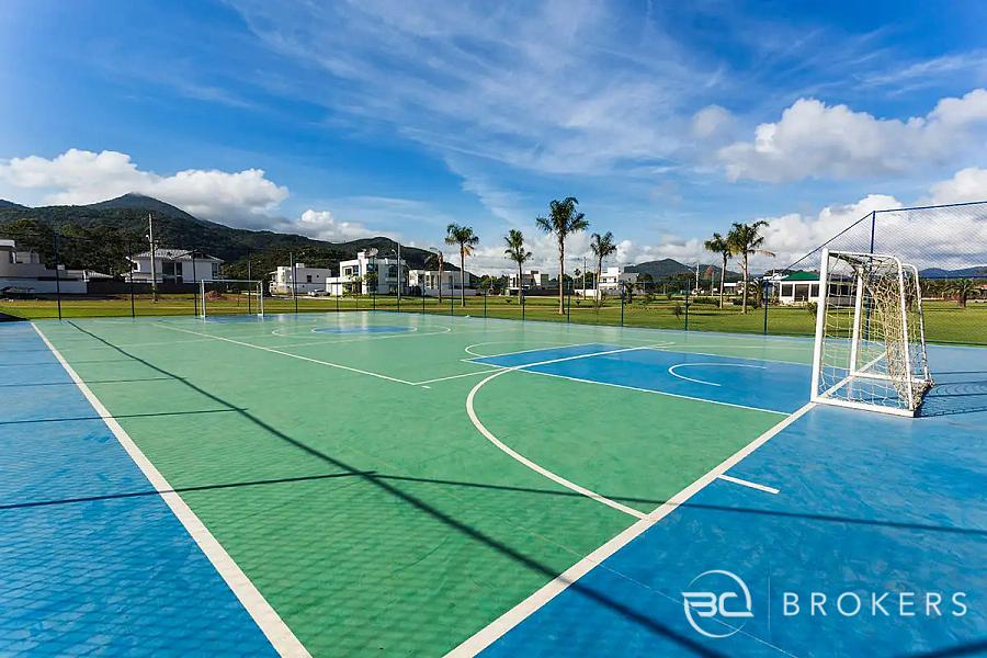 COM PISCINA PRIVATIVA 19