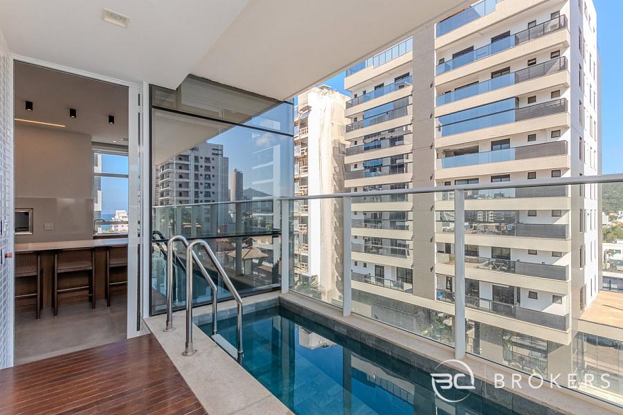 PRAIA BRAVA - COM PISCINA PRIVATIVA 10