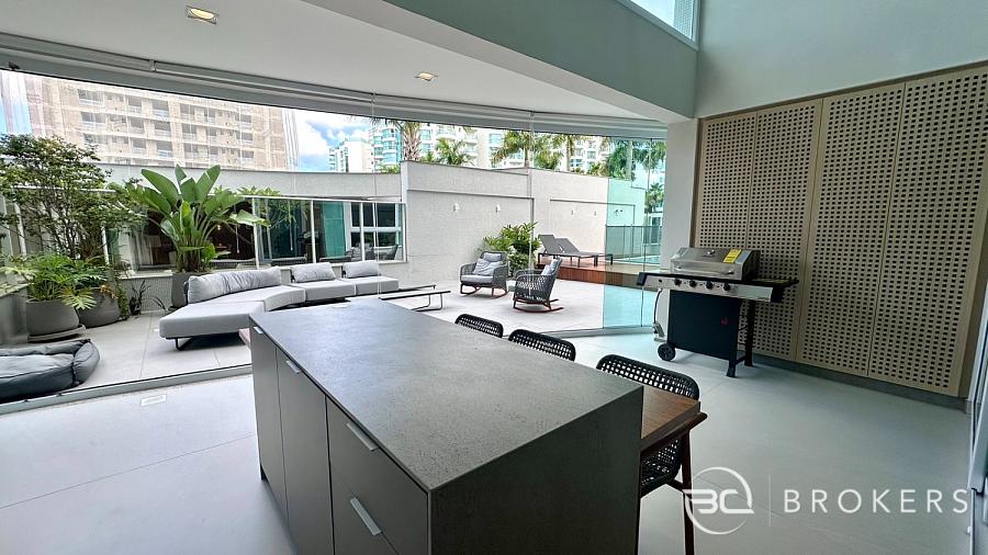 DUPLEX - FINAMENTE DECORADO - PISCINA PRIVATIVA 10