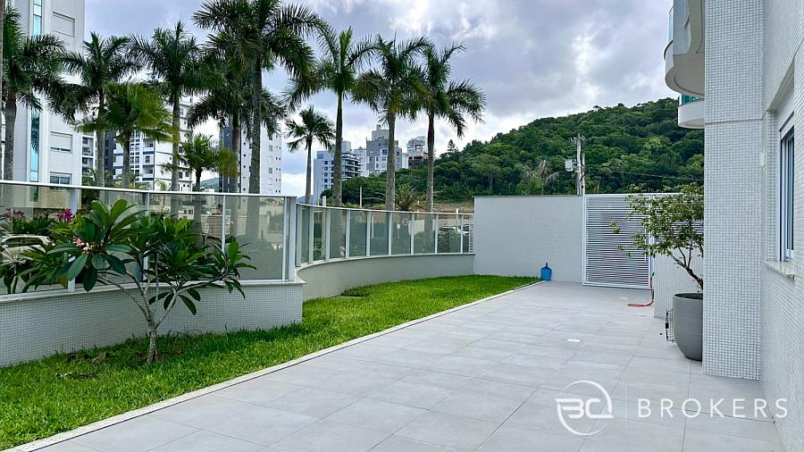 DUPLEX - FINAMENTE DECORADO - PISCINA PRIVATIVA 15
