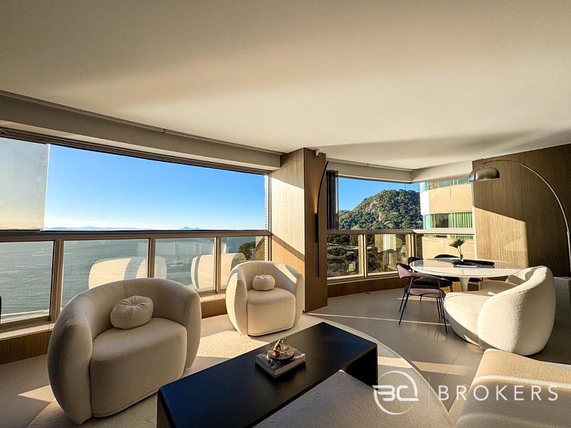FRENTE MAR - ANDAR ALTO 5