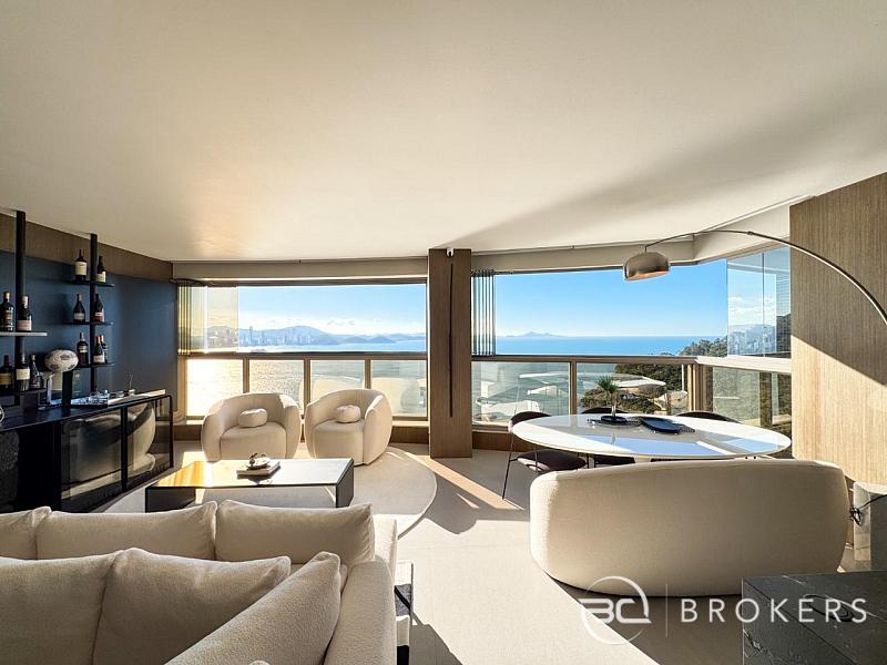FRENTE MAR - ANDAR ALTO 10