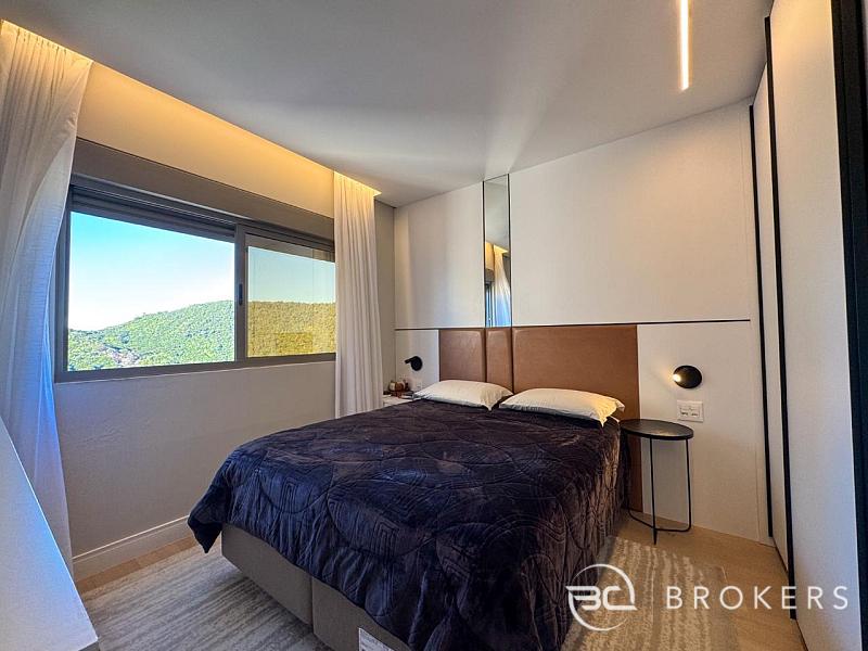 FRENTE MAR - ANDAR ALTO 18