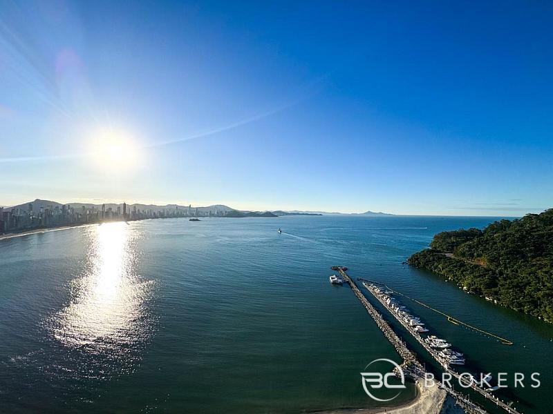 FRENTE MAR - ANDAR ALTO 22
