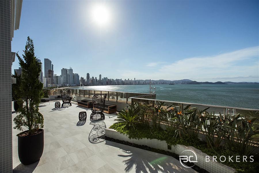 FRENTE MAR - ANDAR ALTO 29