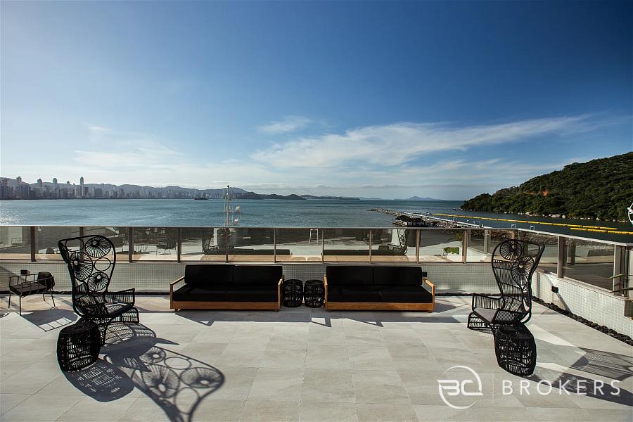 FRENTE MAR - ANDAR ALTO 24