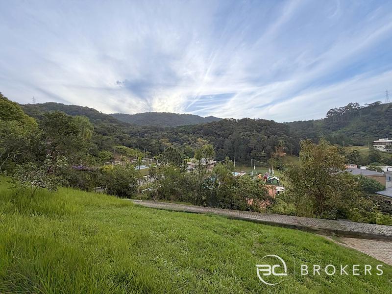 LOTE ALTO COM PROJETO PR� APROVADO - VISTA MAR 32