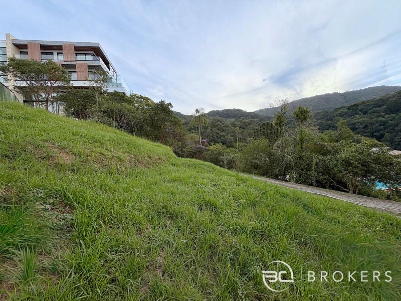 LOTE ALTO COM PROJETO PR� APROVADO - VISTA MAR 31
