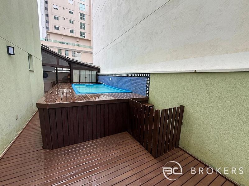 DIFERENCIADO COM PISCINA E �REA DE FESTAS PRIVATIVA 19
