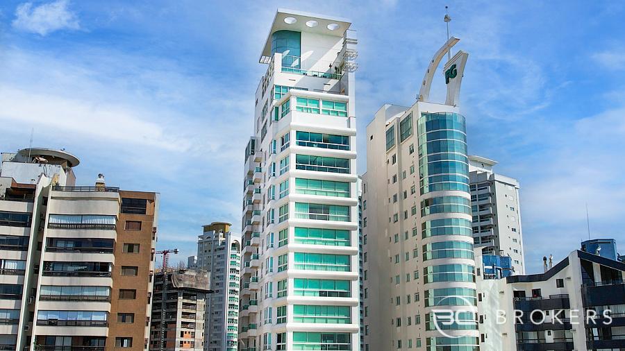 TRIPLEX FRENTE MAR 20