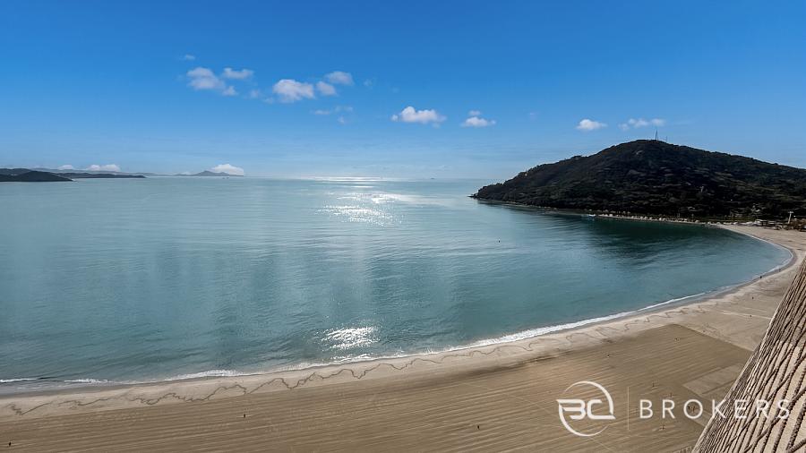 FRENTE MAR - ANDAR ALTO - BARRA SUL 4