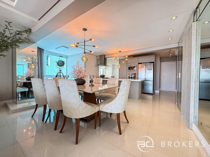APARTAMENTO DIFERENCIADO - FRENTE MAR 8