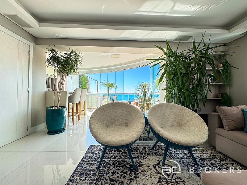 APARTAMENTO DIFERENCIADO - FRENTE MAR 9