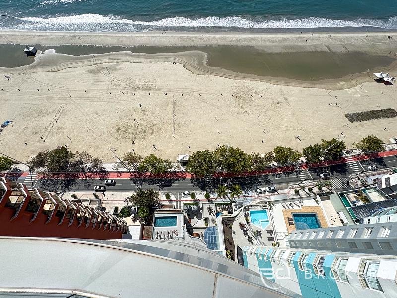 APARTAMENTO DIFERENCIADO - FRENTE MAR 17