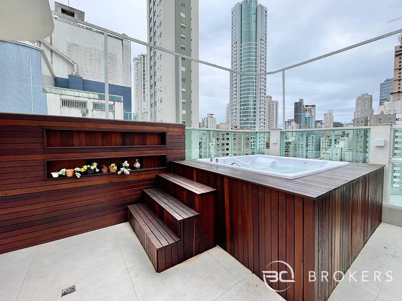 COBERTURA COM JACUZZI 2