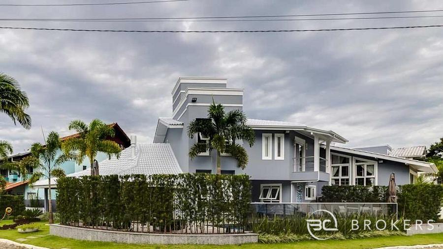 MOBILIADA, COM PISCINA, MOVEIS PLANEJADOS, 4 SU�TES, E 2 VAGAS DE GARAGEM. 12