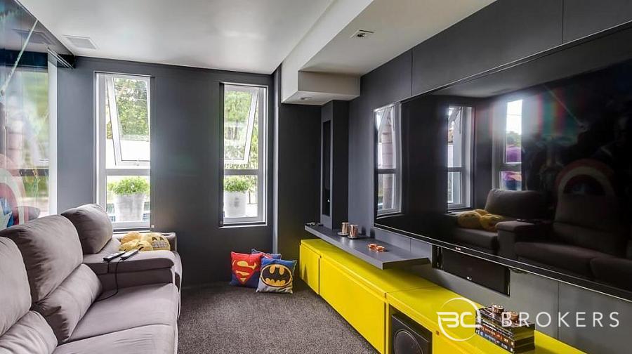 MOBILIADA, COM PISCINA, MOVEIS PLANEJADOS, 4 SU�TES, E 2 VAGAS DE GARAGEM. 23