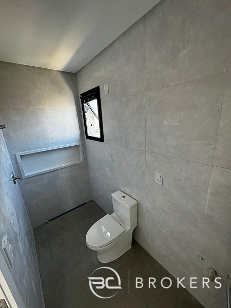 NOVA COM PISCINA, DIFERENCIADA 23