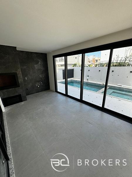 NOVA COM PISCINA, DIFERENCIADA 4