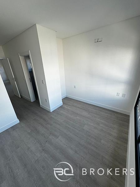 NOVA COM PISCINA, DIFERENCIADA 20